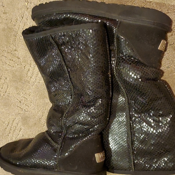 UGG Australia Black Snake Print W8 Boot - Picture 3 of 8